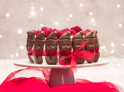 kitkat santa snowy cake
