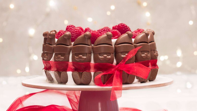 kitkat santa snowy cake